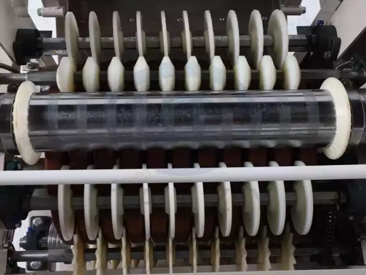 Peeling roller