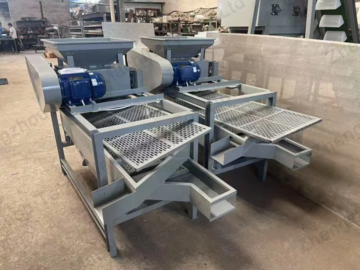 Machine de cassage des noisettes