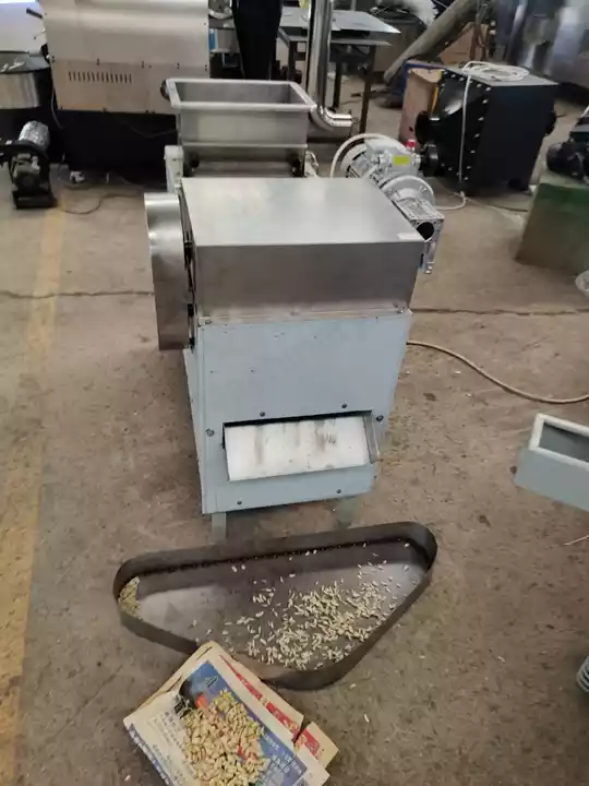 Equipo automático de corte de virutas de cacahuete