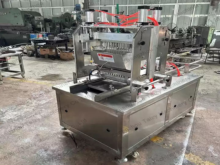 30–50kg/h Model 50 cylinder type candy depositor