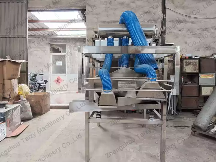 Cocoa nib separator machine