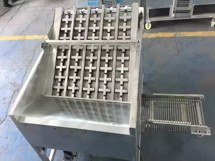 Large capacity dry walnut peeler for walnut processing factory