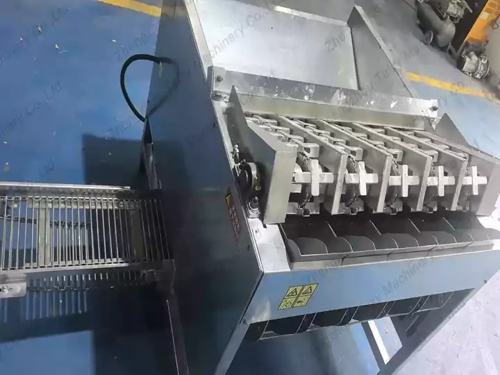 walnut green skin peeling machine