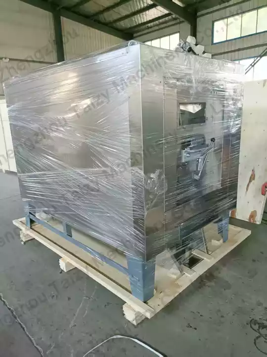 Groundnut roasting machine for raw shell‑on groundnut
